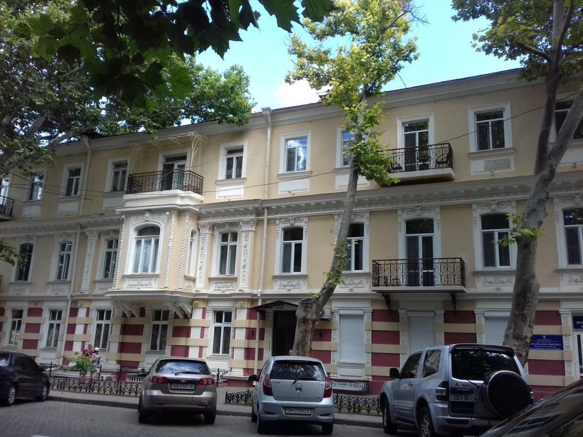 Comfort Near Opera Theater Odessa Luaran gambar